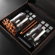 Подарочный деревянный набор для охлаждения виски в темной коробке со стаканами Bohemia Barline (2 шт) Whisky Stones 2см