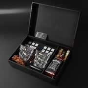 Подарочный деревянный набор для охлаждения виски с секцией для виски без виски в темной коробке со стаканами Bohemia Casablanca Whisky Stones WS203S